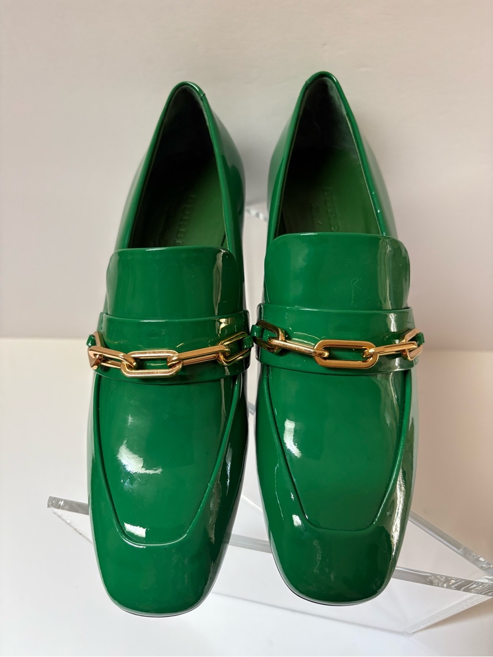 Burberry London Chillcot Green Patent Leather Chain-Trim Loafers Size 7 EU 38